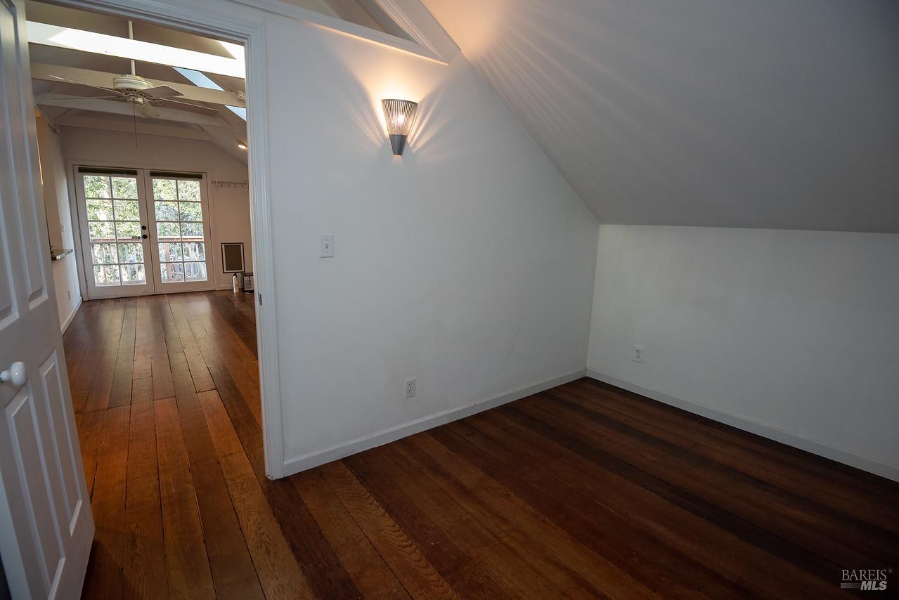 306 Howard St