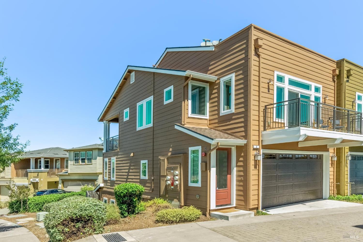 3 Amethyst Ct