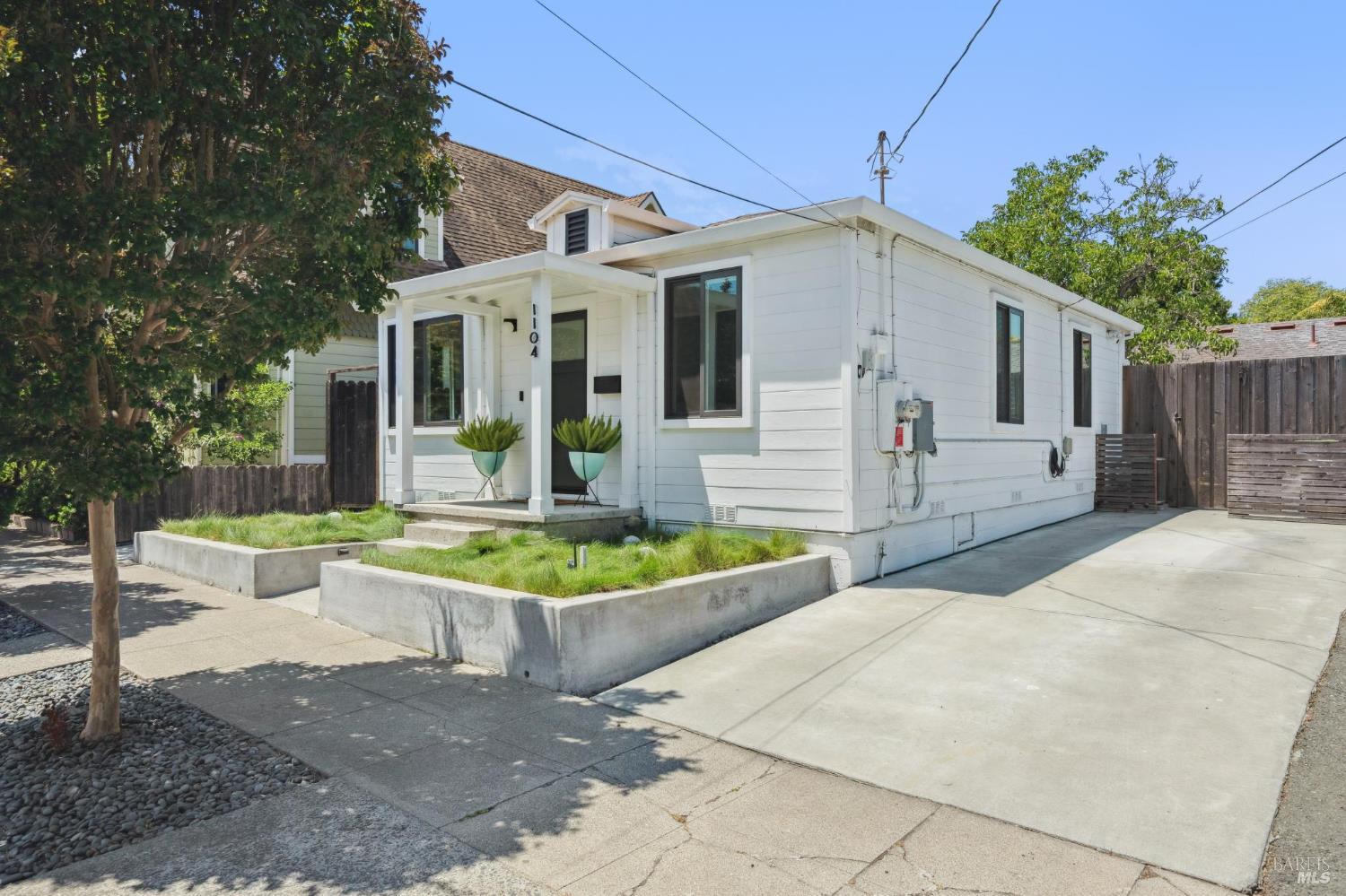 1104 F St