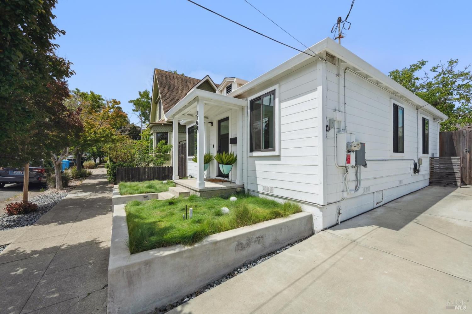 1104 F St