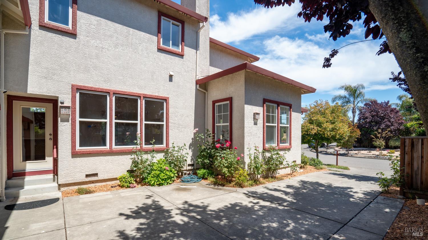 1935 Sestri Ln