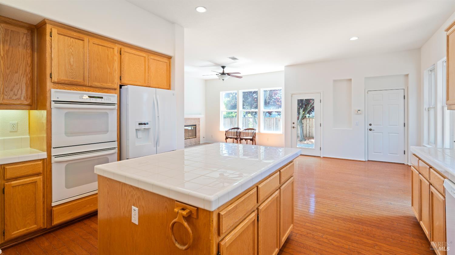 1935 Sestri Ln