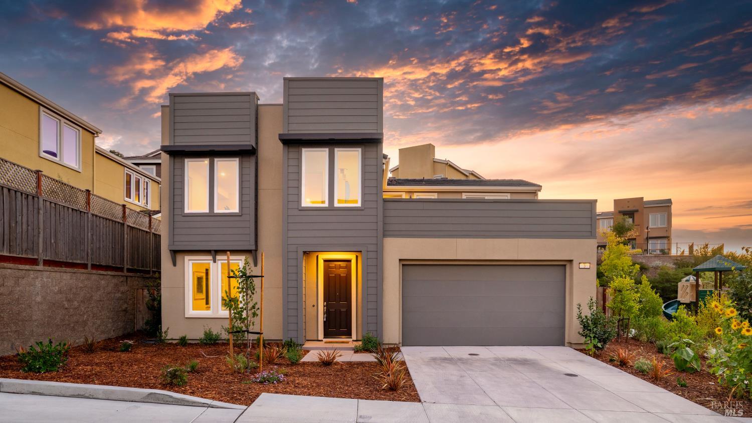 3 Lapis Ct