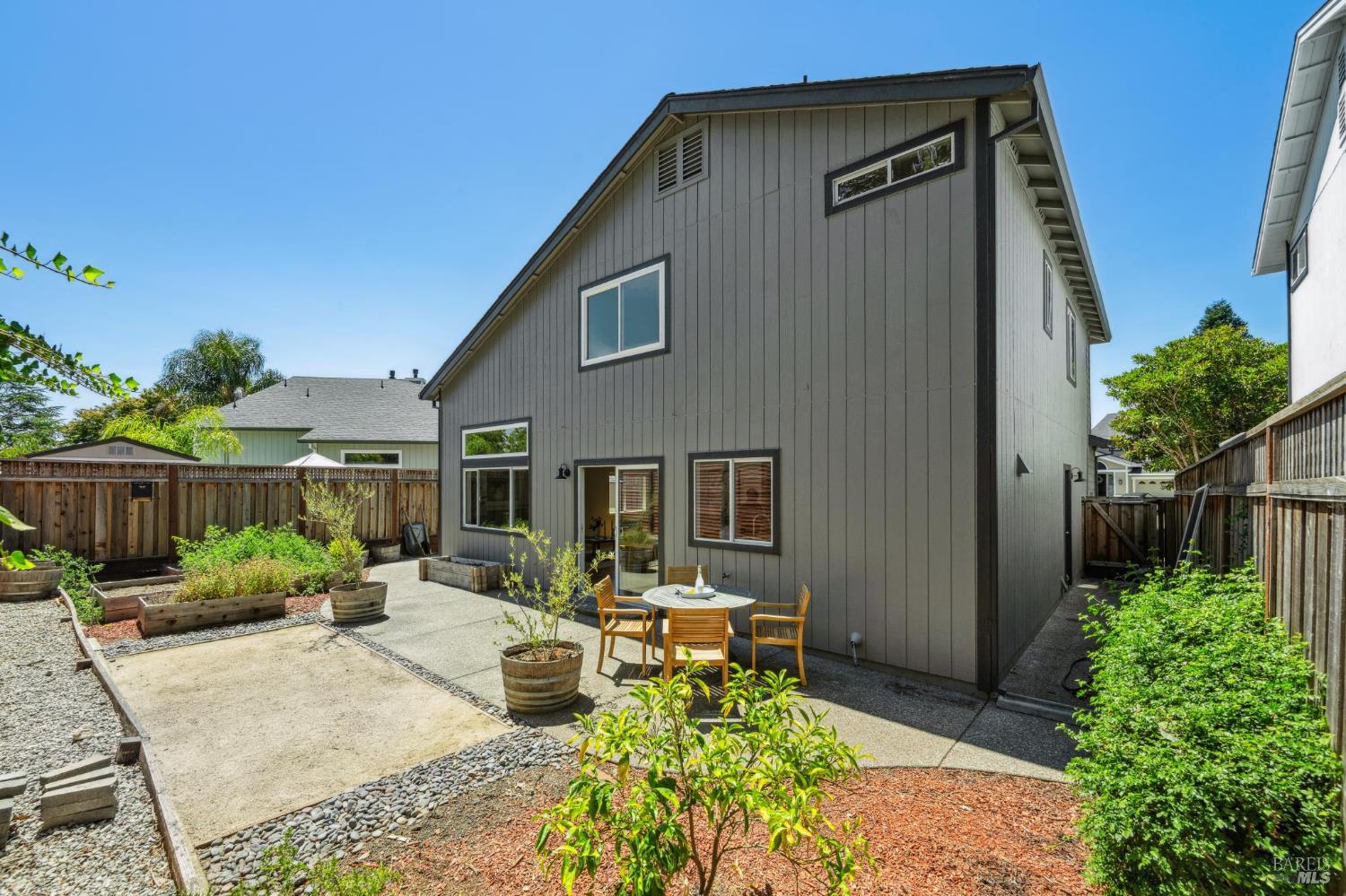 8030 Macaw Ct