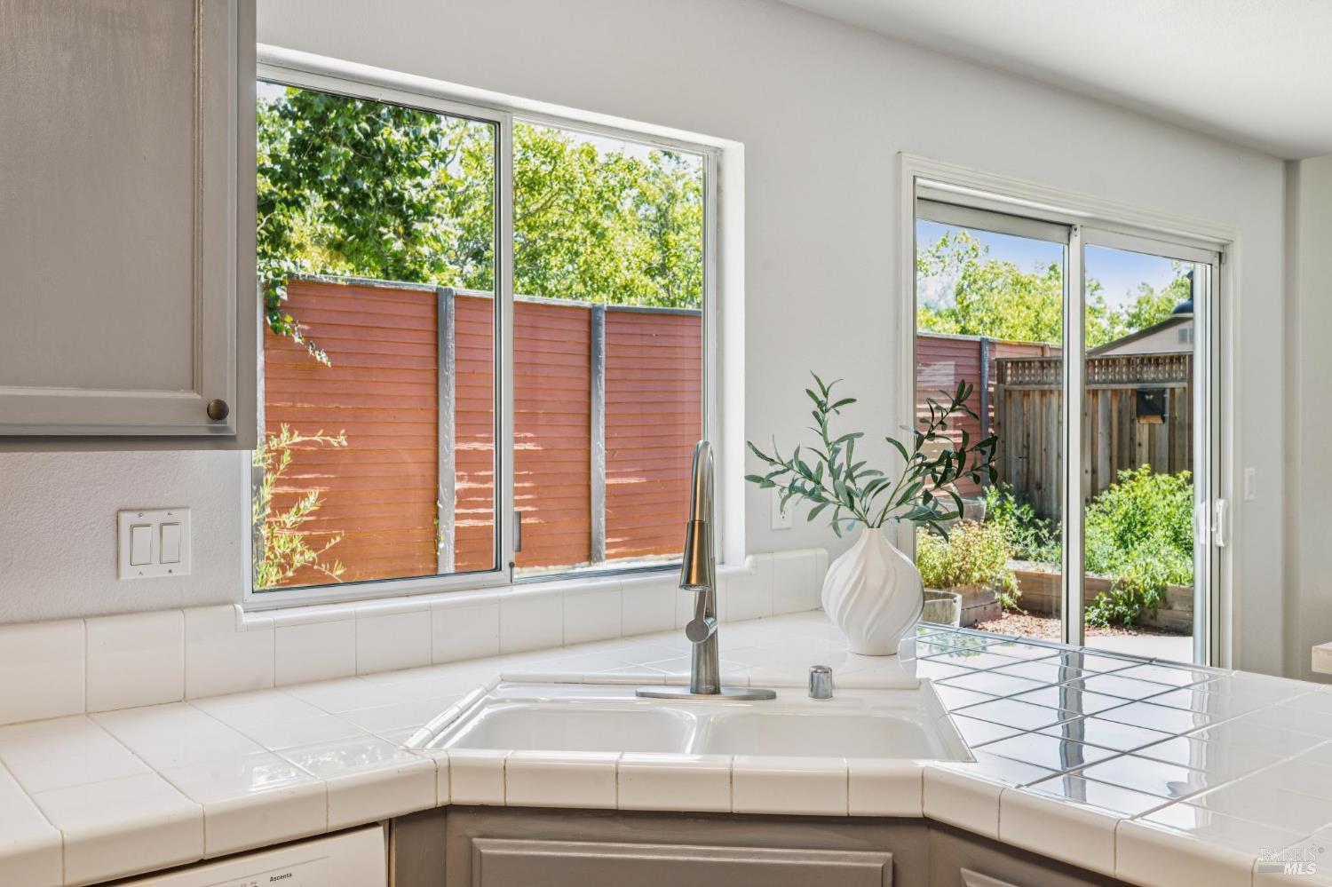 8030 Macaw Ct
