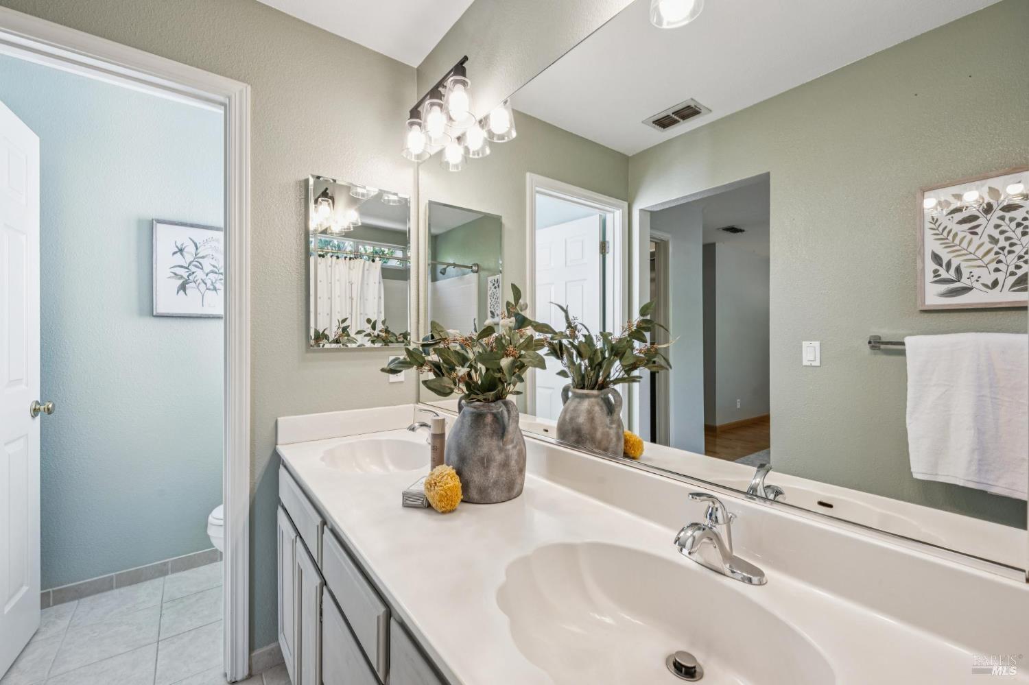 8030 Macaw Ct