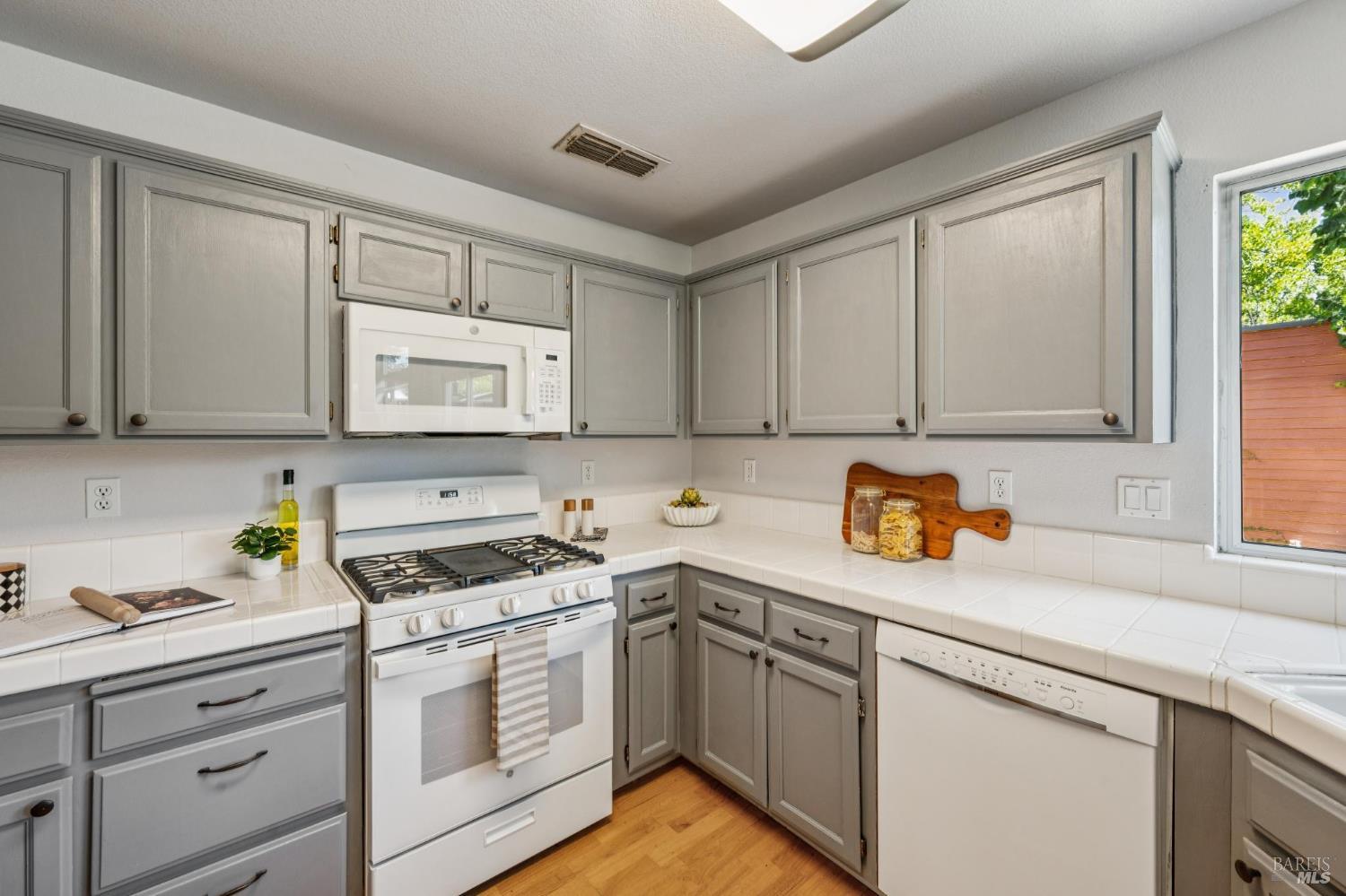 8030 Macaw Ct