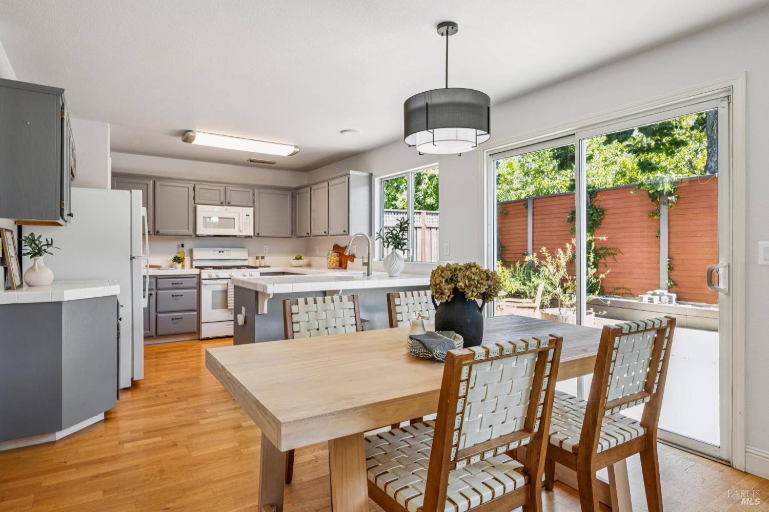 8030 Macaw Ct