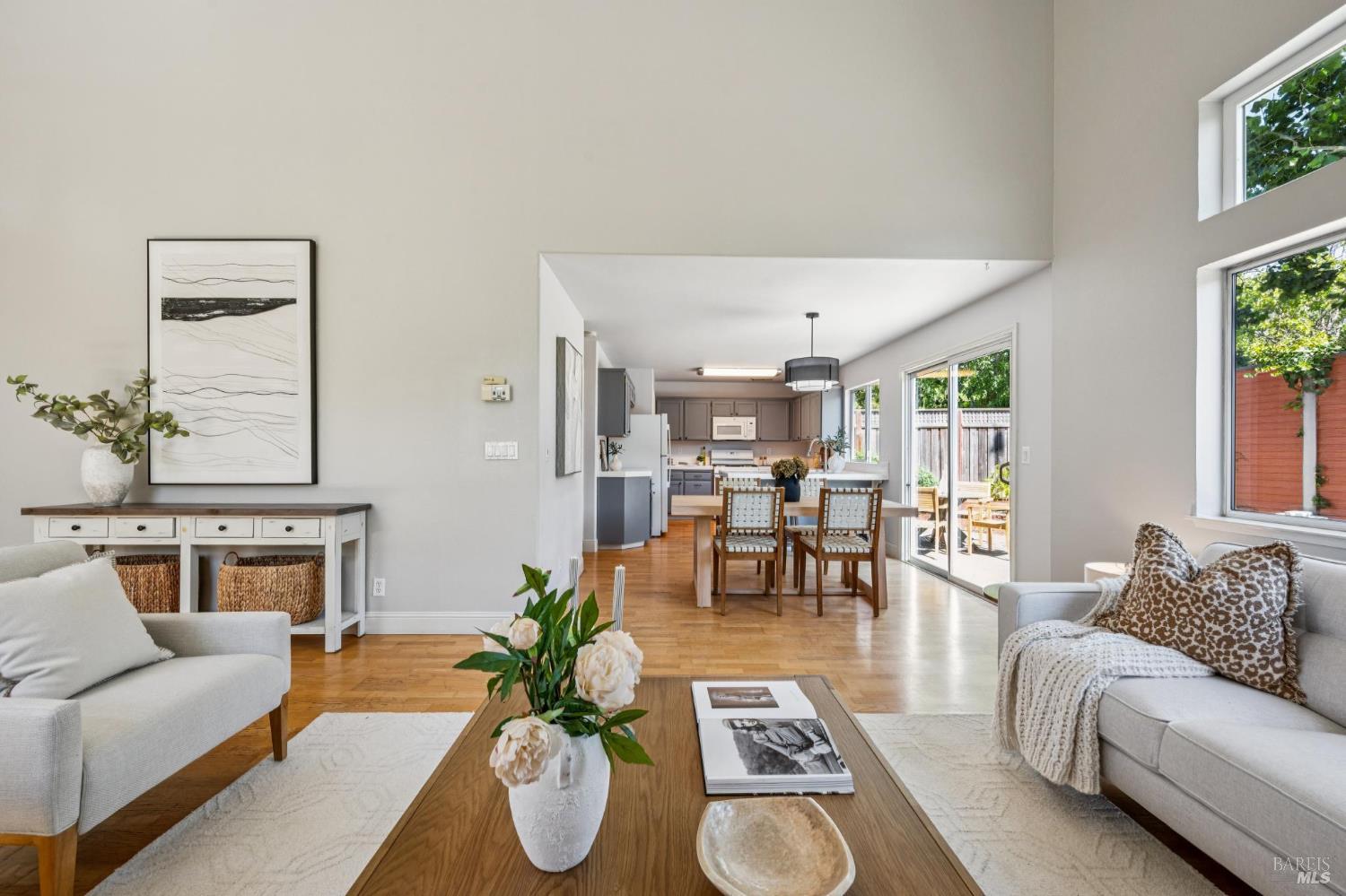 8030 Macaw Ct
