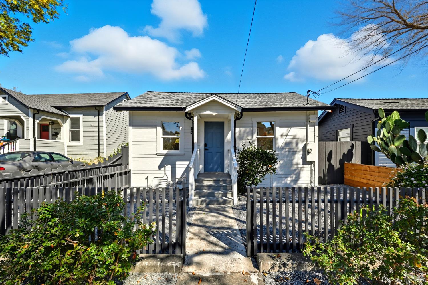 223 Decker St