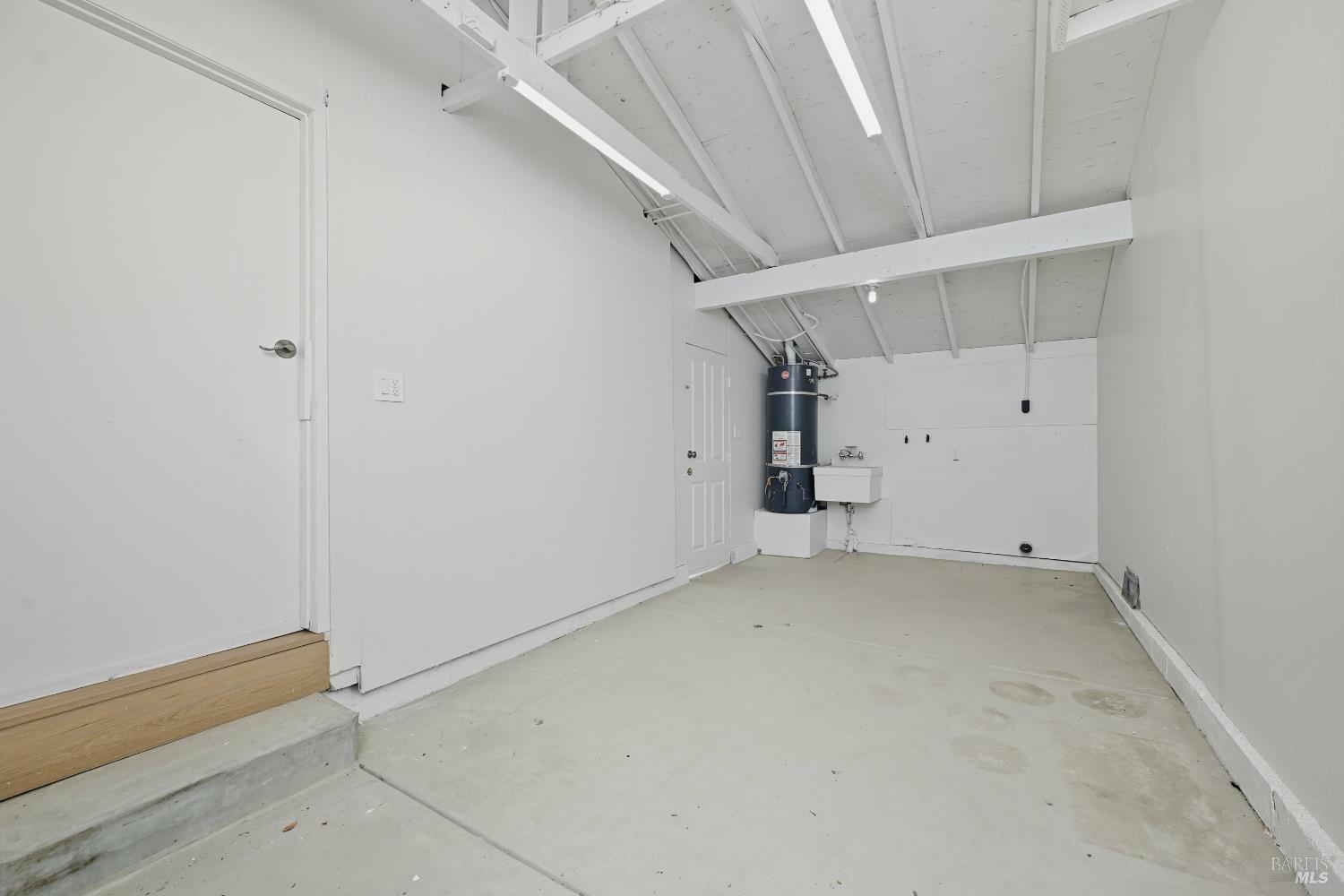 223 Decker St