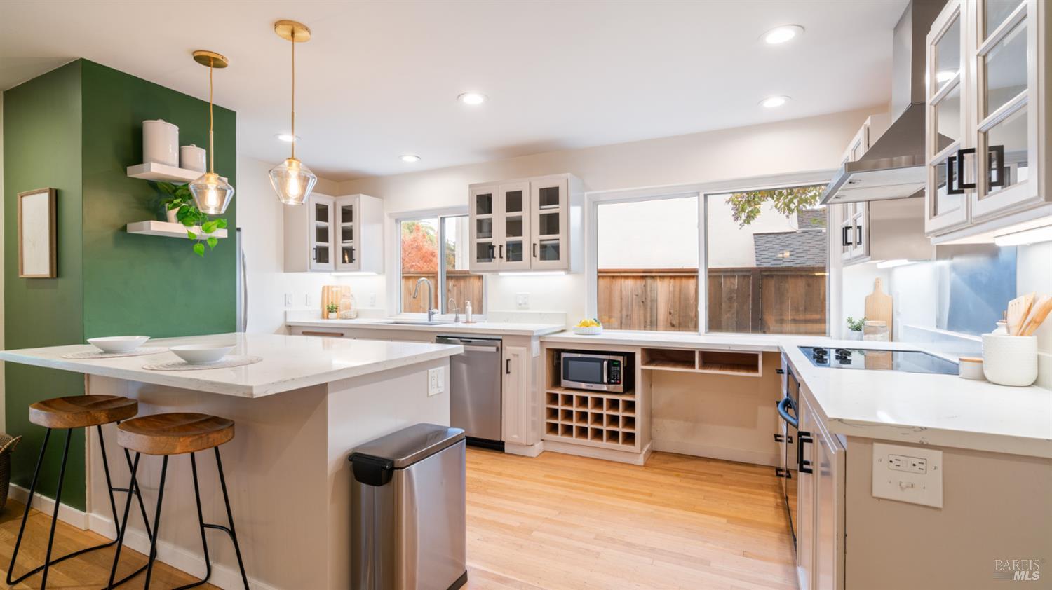 1881 Las Gallinas Avenue