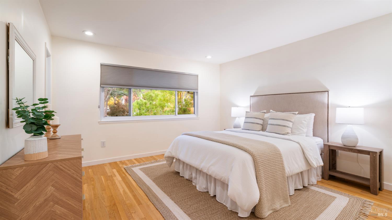 1881 Las Gallinas Avenue