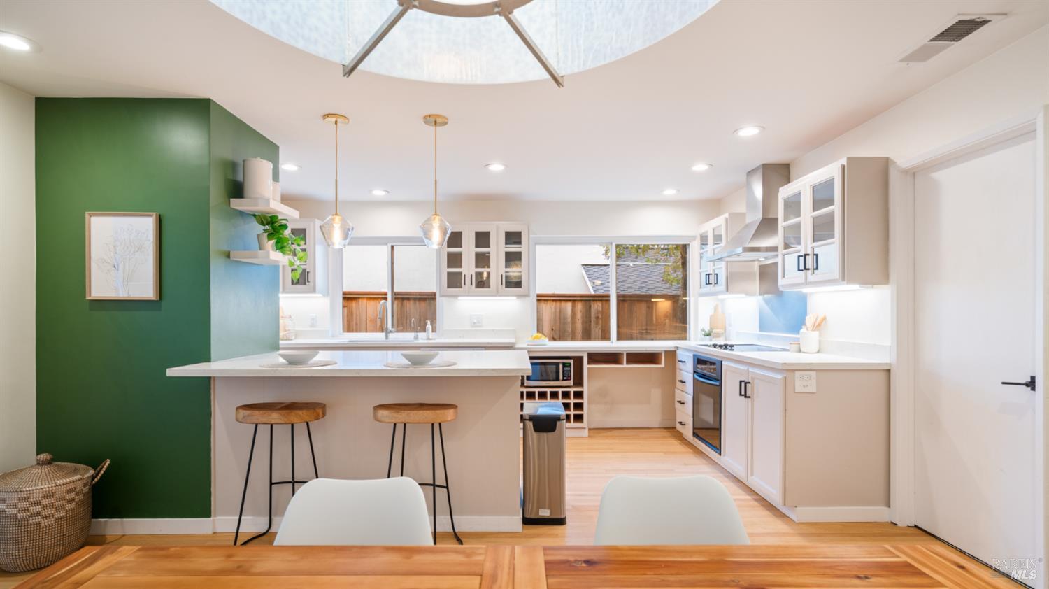 1881 Las Gallinas Avenue