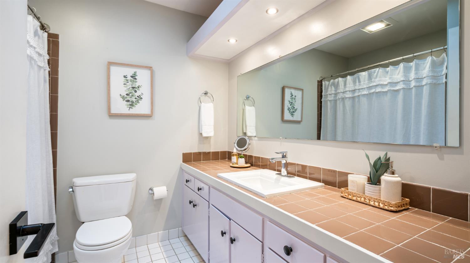 1881 Las Gallinas Avenue