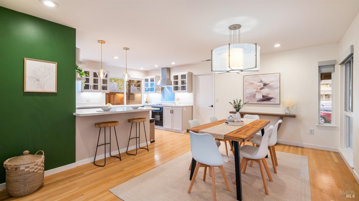 1881 Las Gallinas Avenue