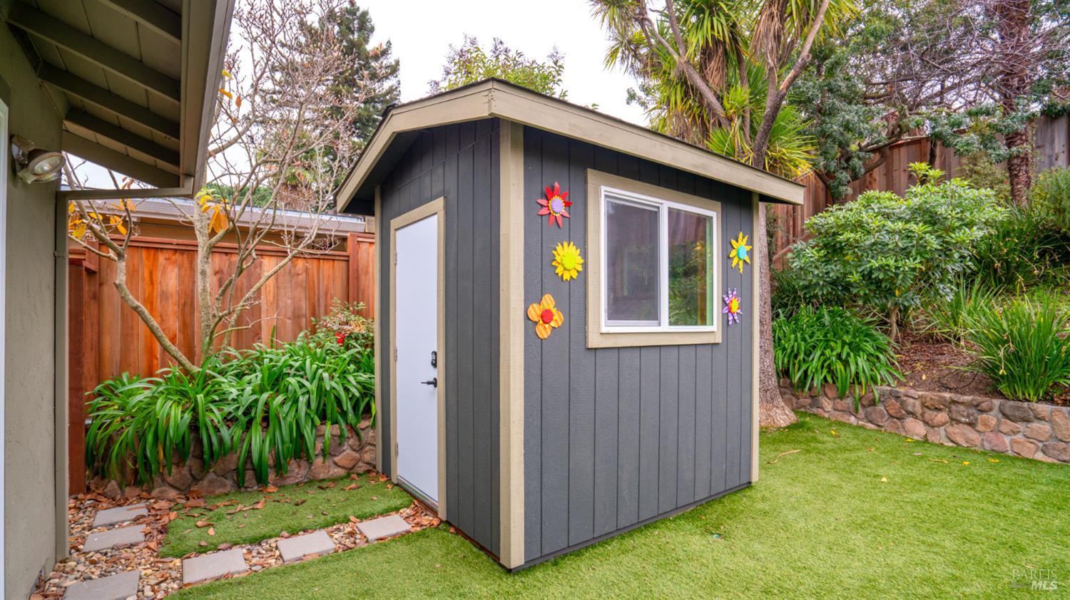 1881 Las Gallinas Avenue