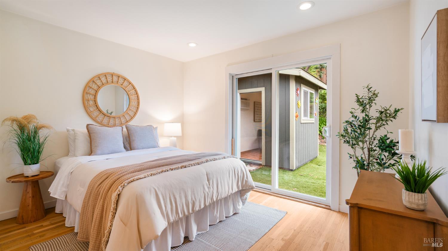 1881 Las Gallinas Avenue