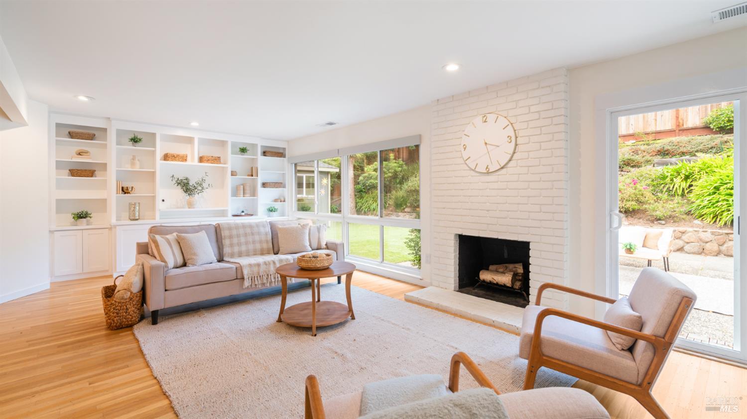 1881 Las Gallinas Avenue