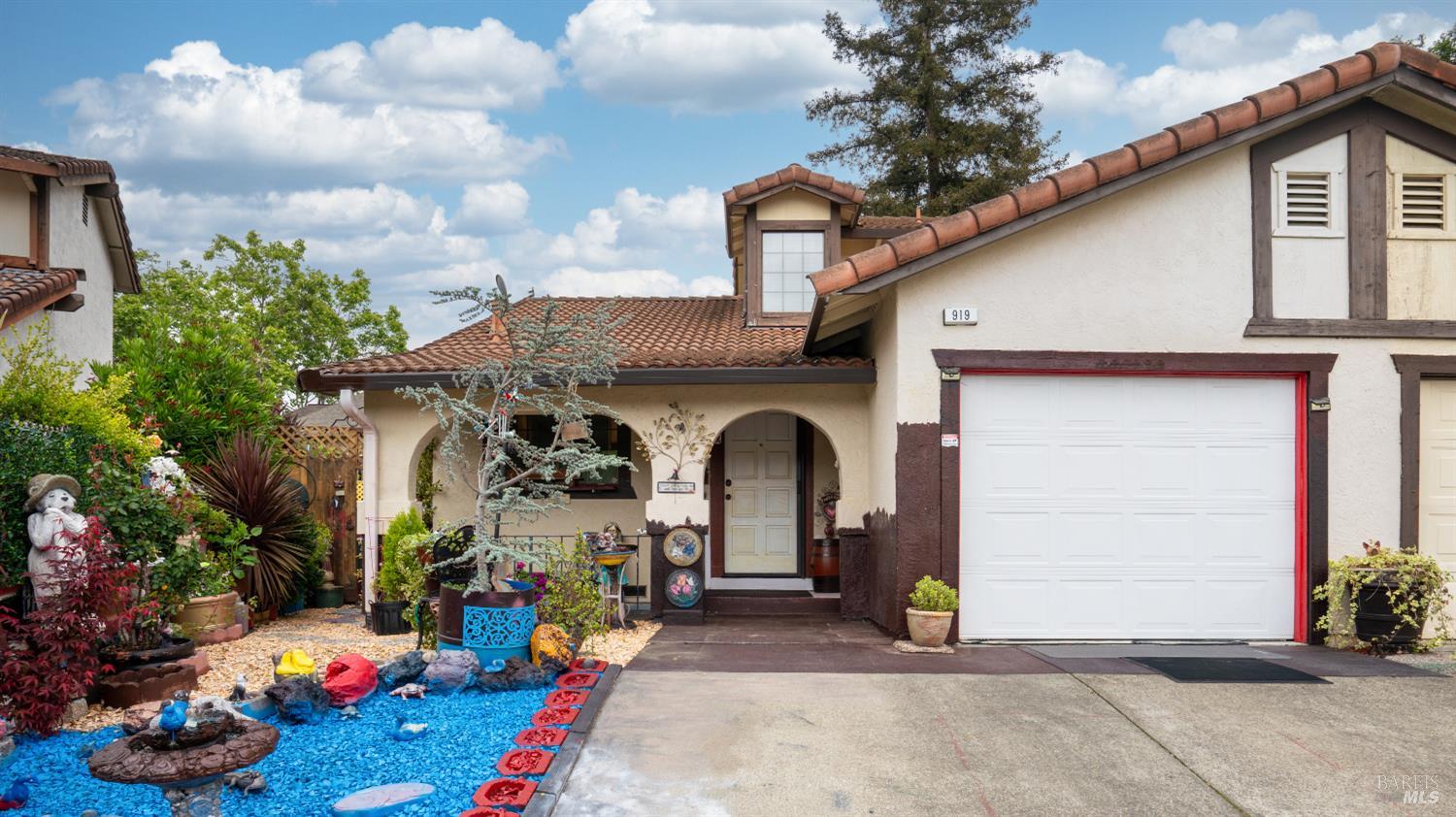 919 Hacienda Circle