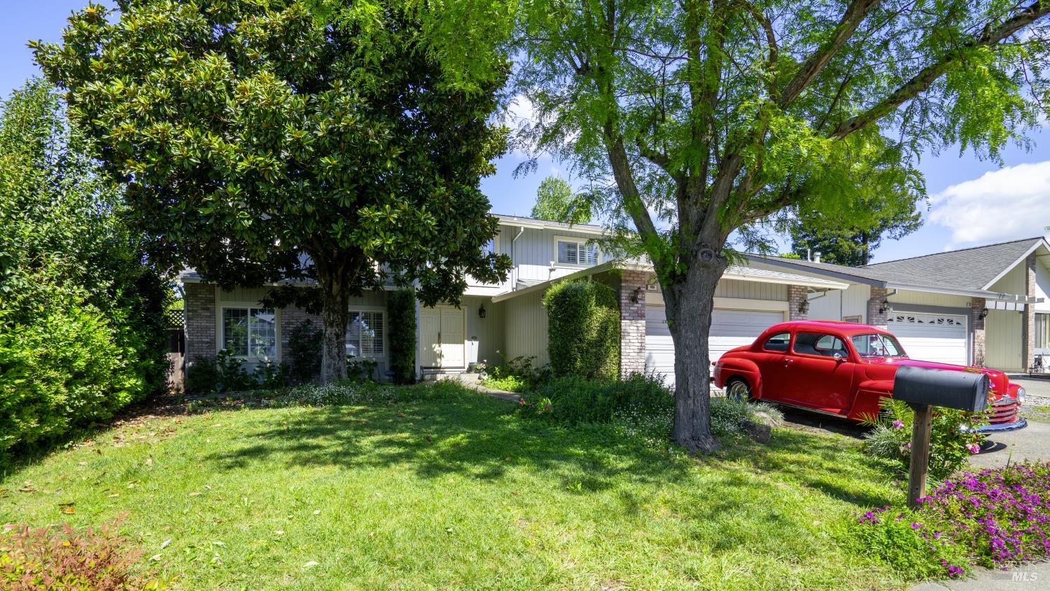 868 Holly Avenue
