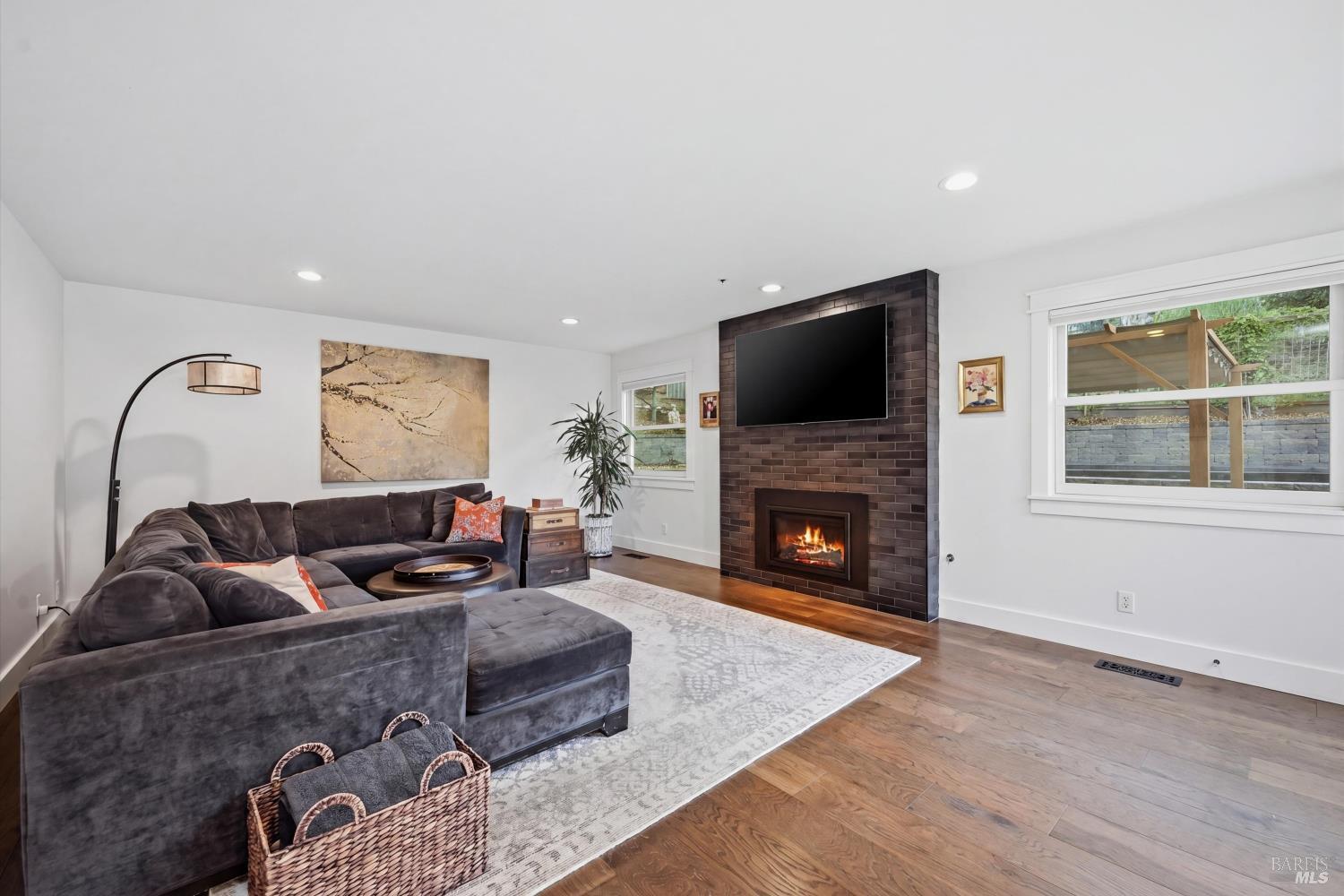 512 Mcnear Avenue