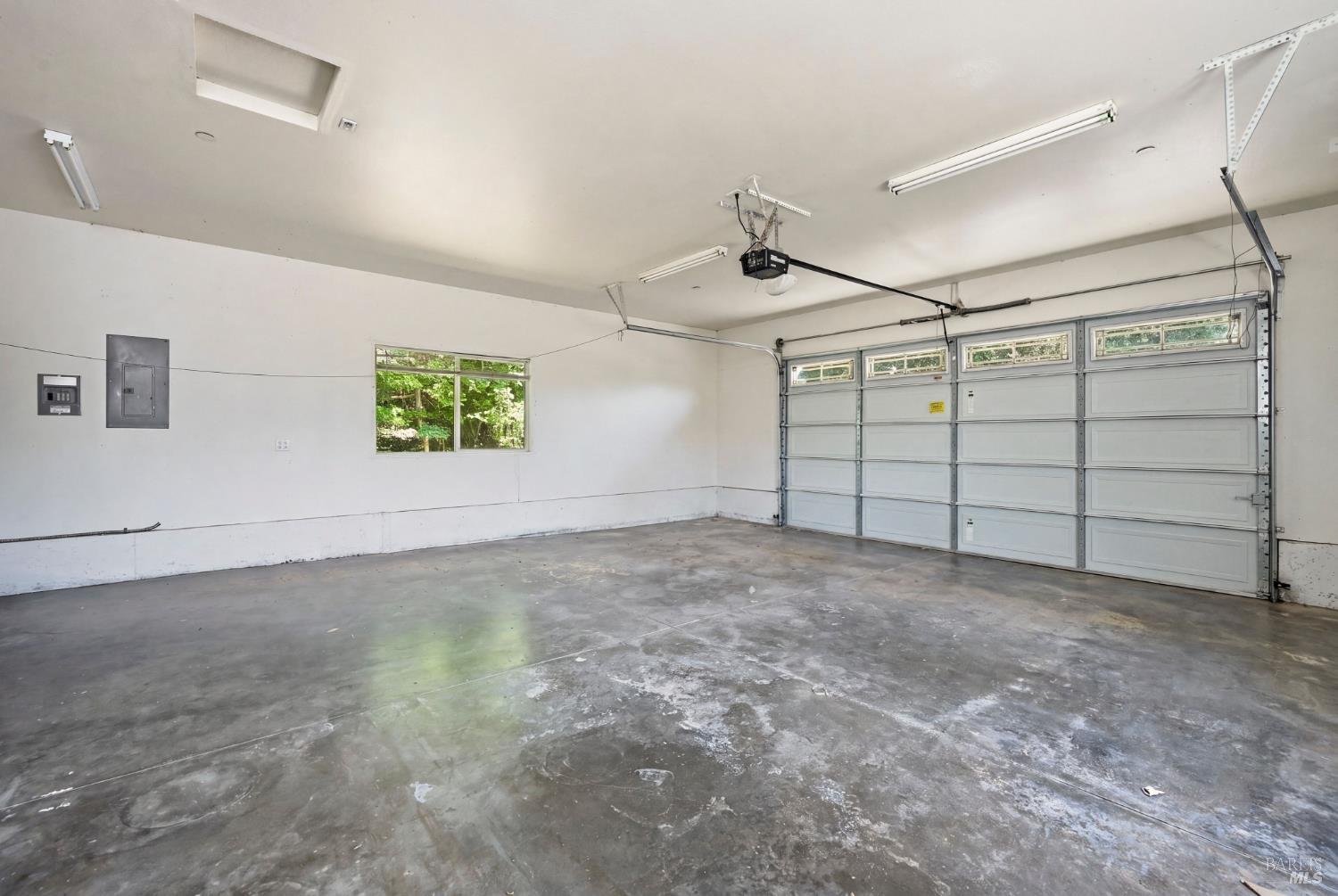 1476 High School Road