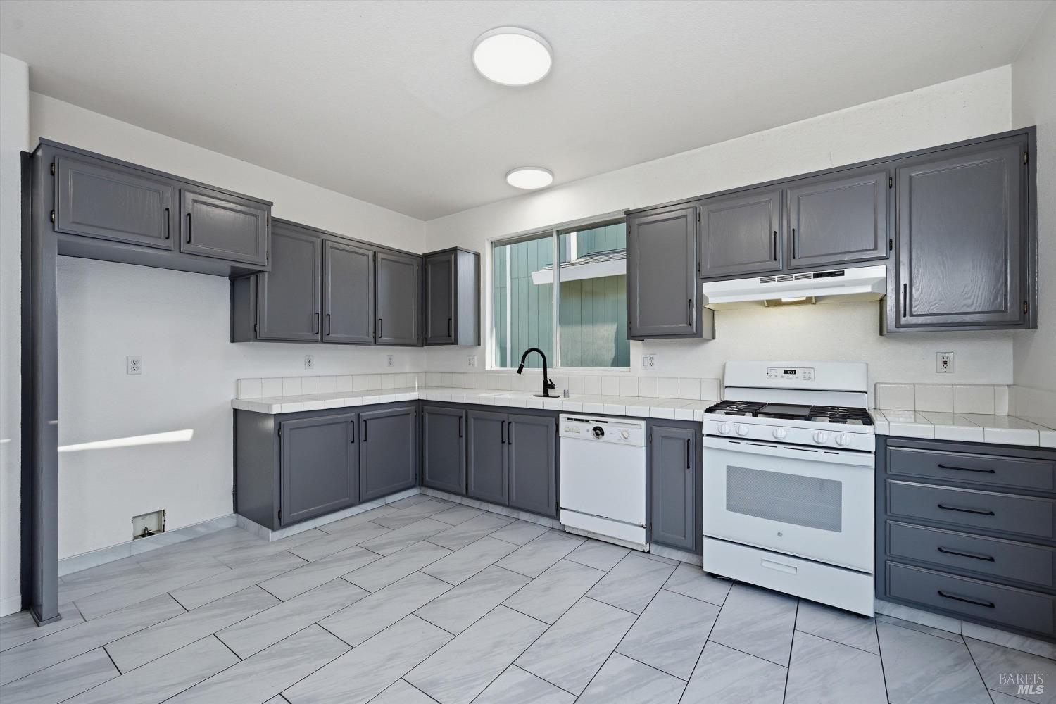 2358 Lapis Lane