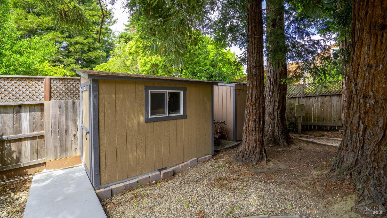 1108 E Sunnyslope Road