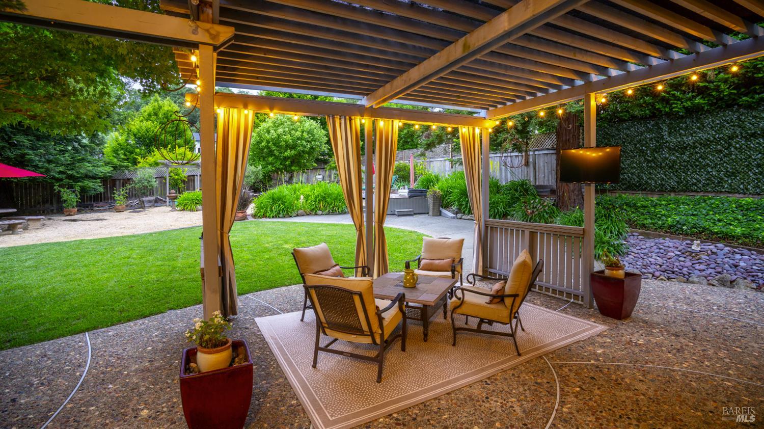 1108 E Sunnyslope Road