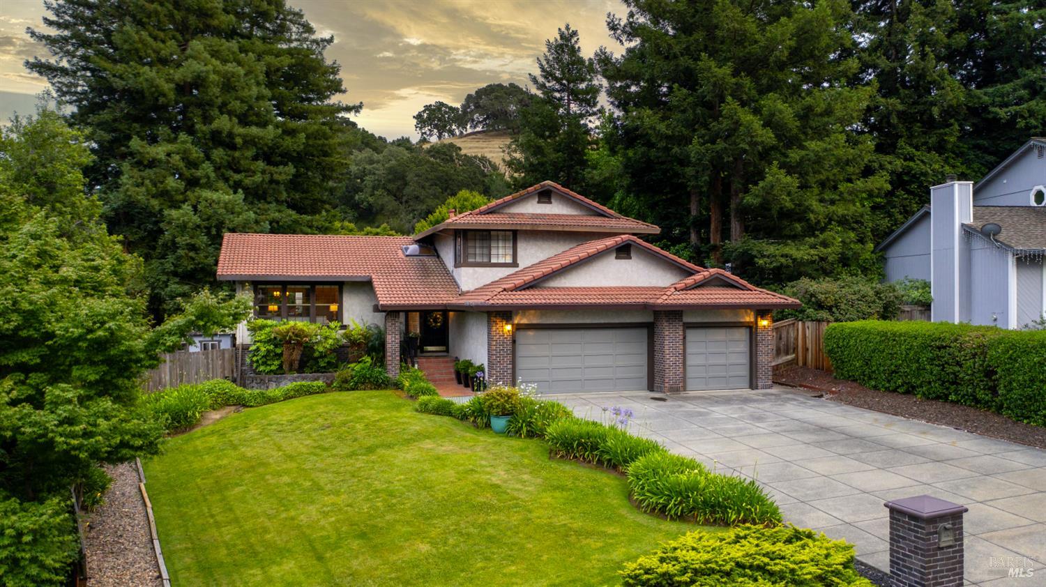 1108 E Sunnyslope Road