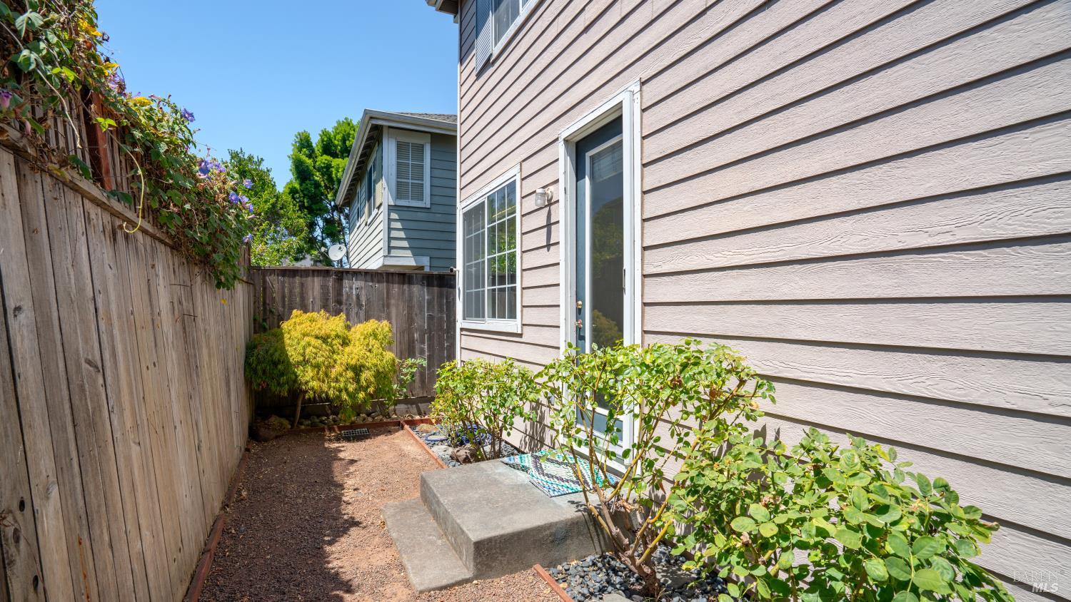 1013 Warren Drive