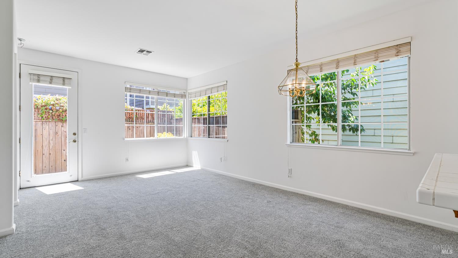 1013 Warren Drive