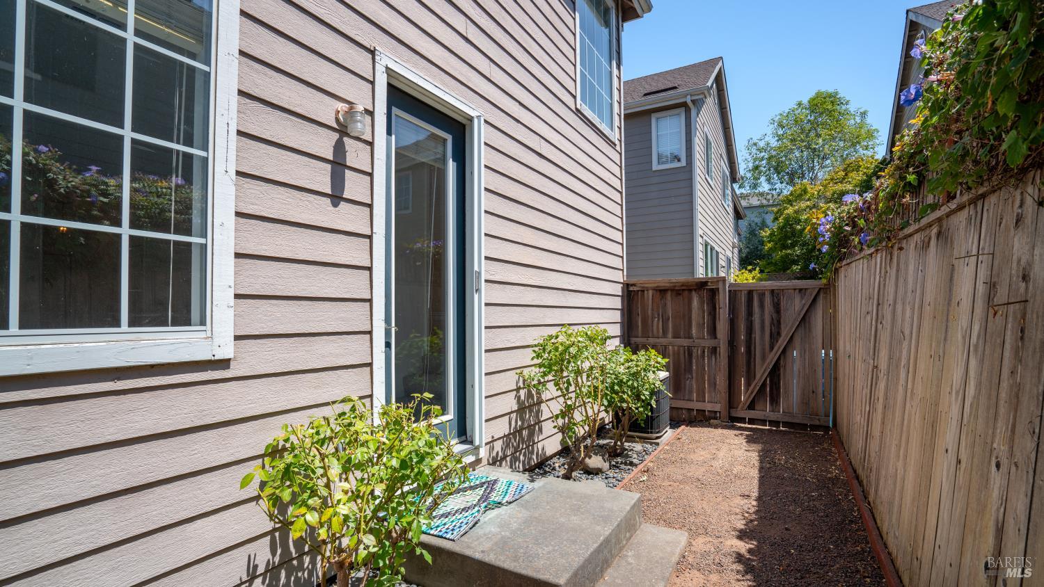 1013 Warren Drive