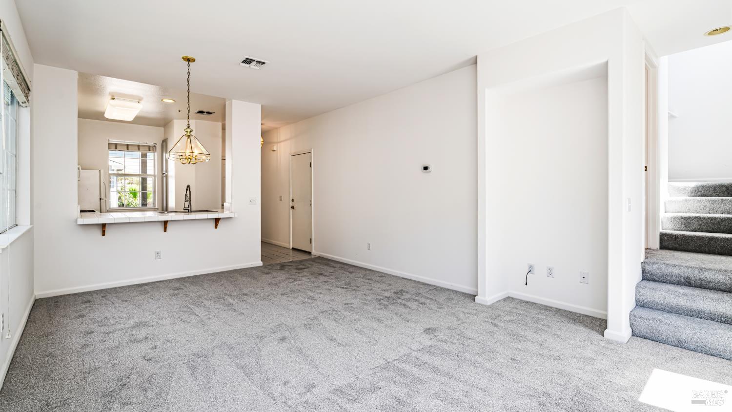 1013 Warren Drive