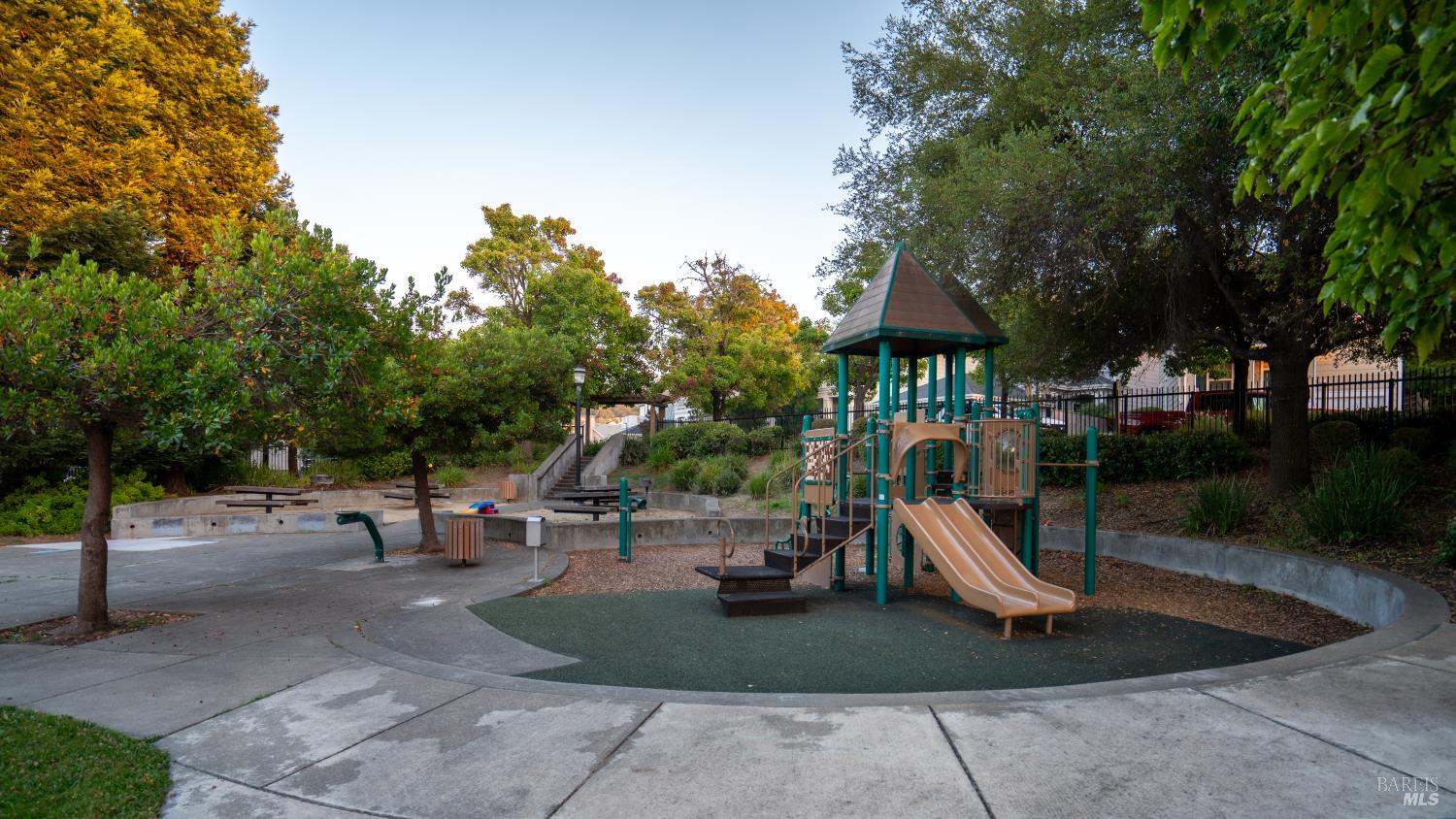 1013 Warren Drive