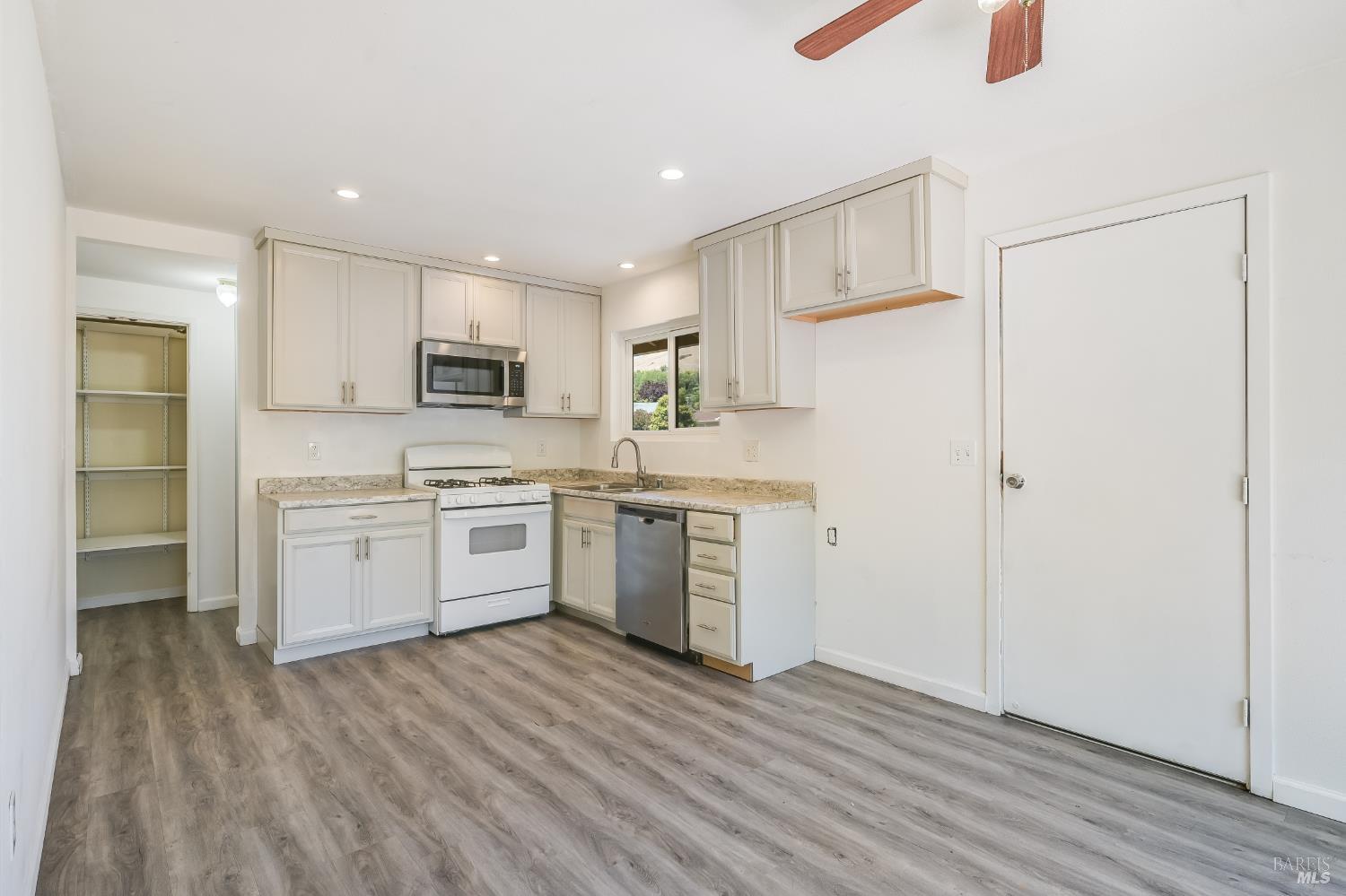 2615 Center Road