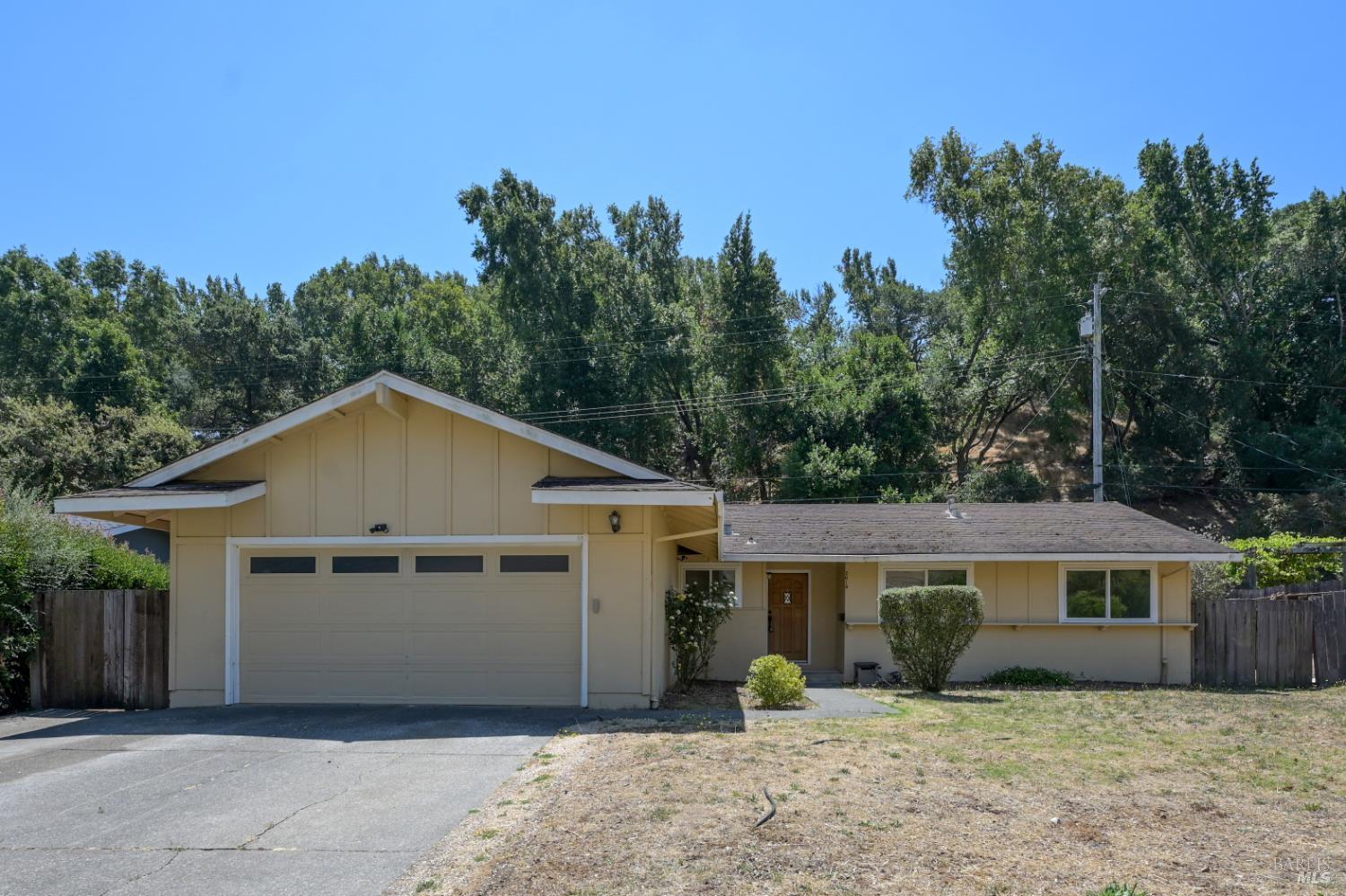 2615 Center Road