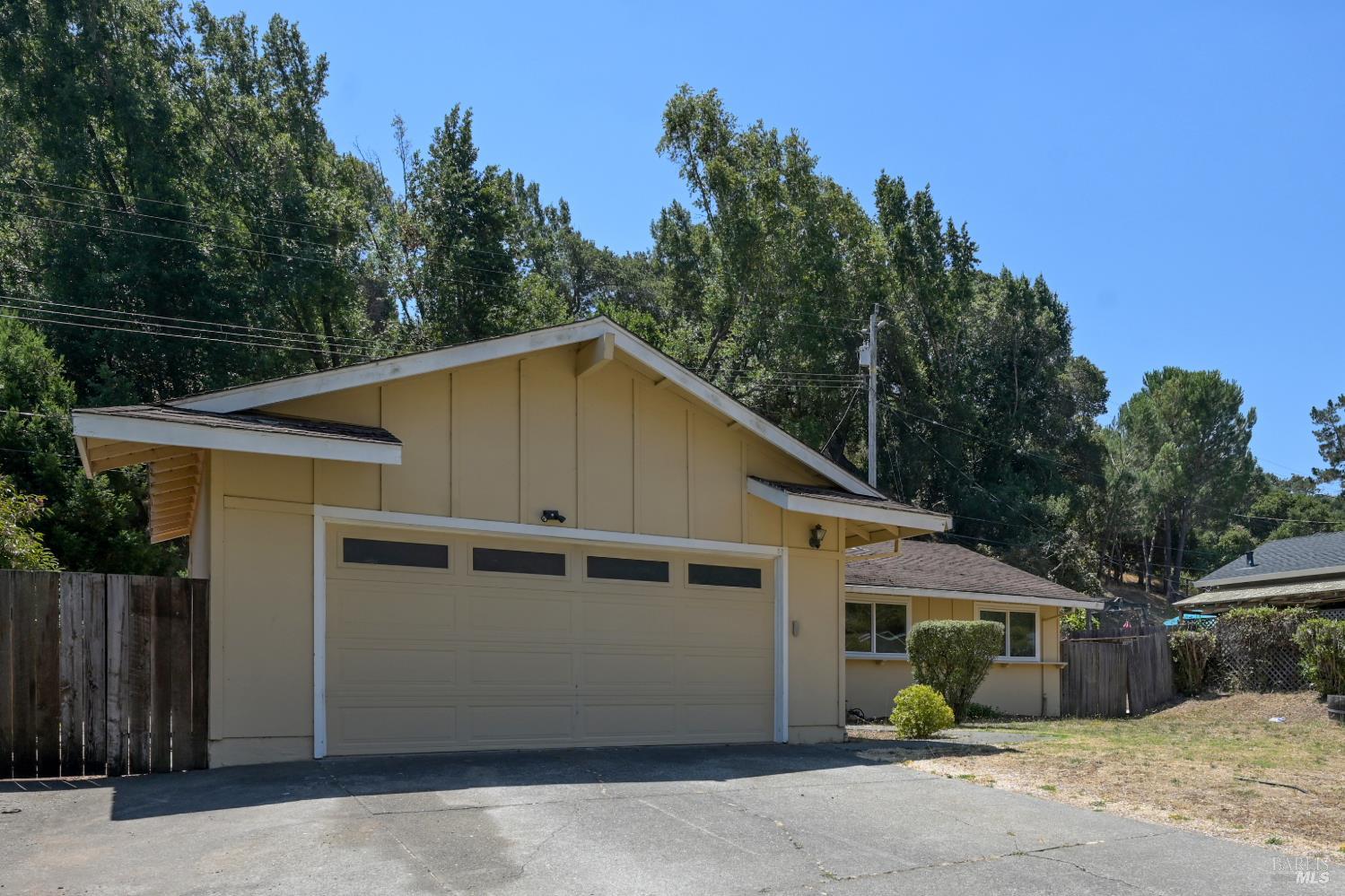 2615 Center Road