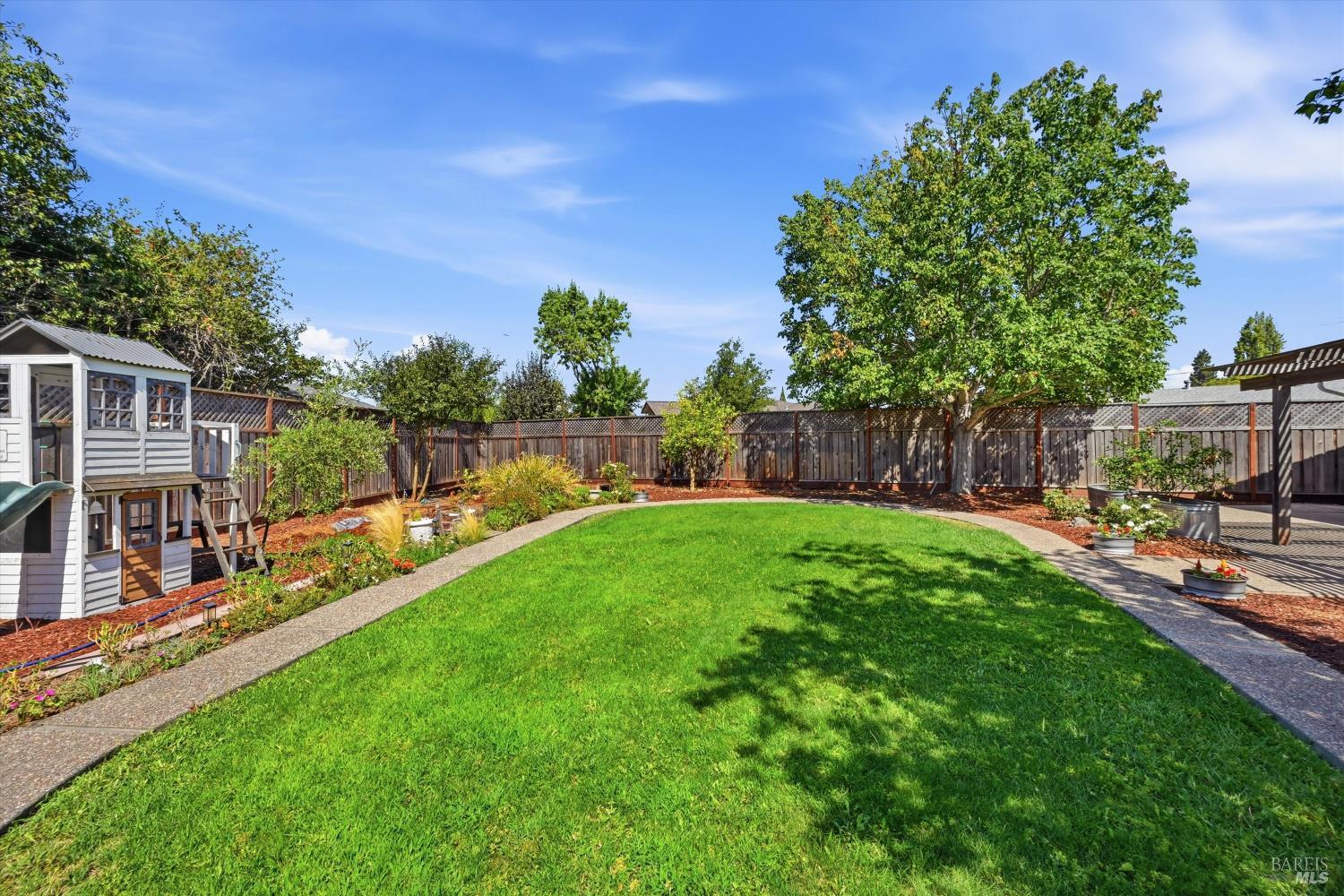 1263 Marian Way Way