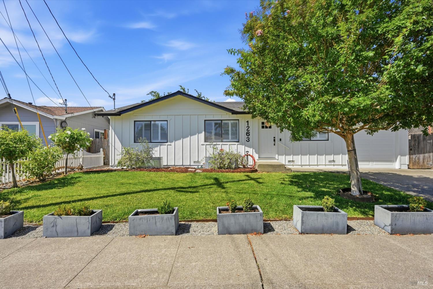 1263 Marian Way Way