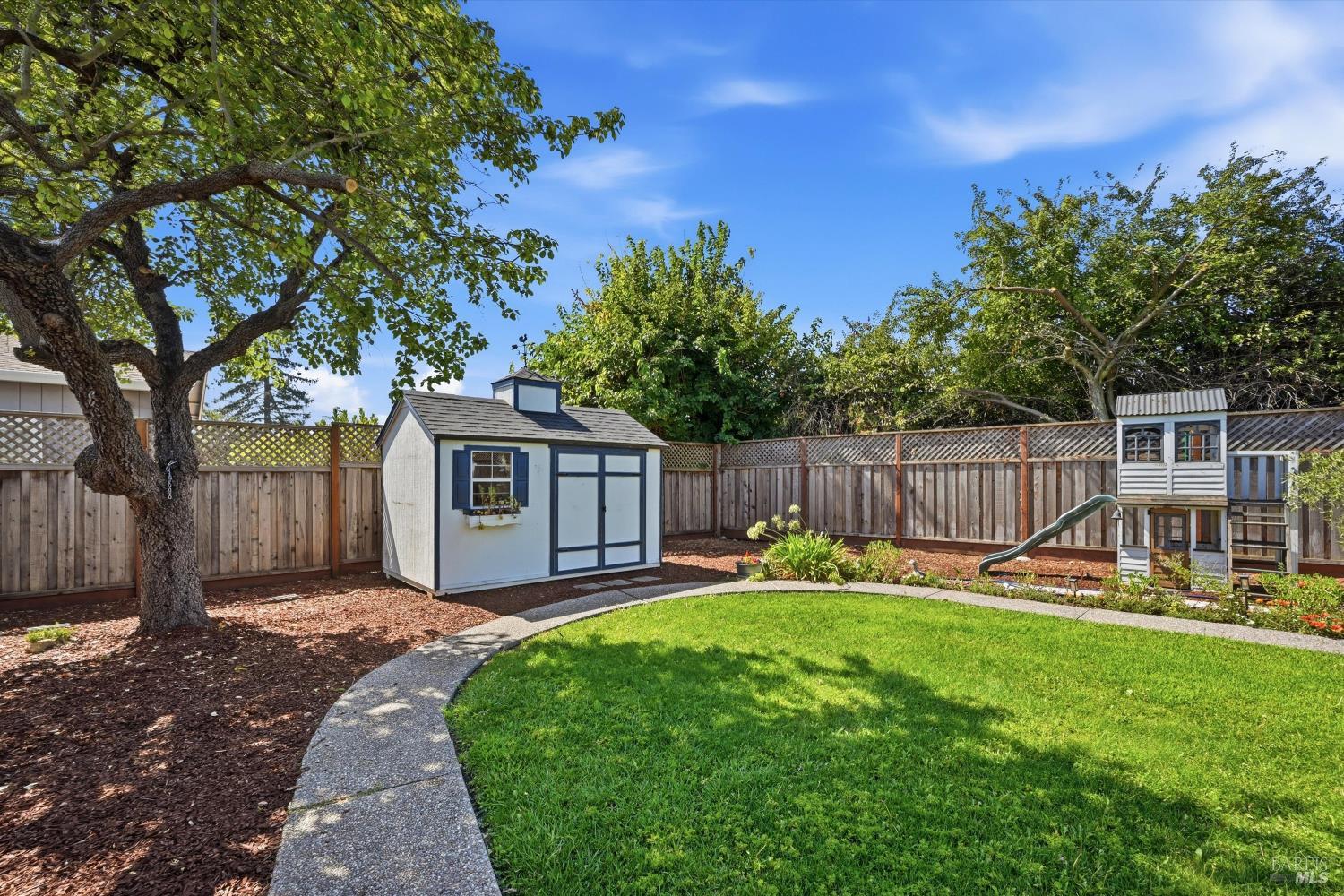 1263 Marian Way Way
