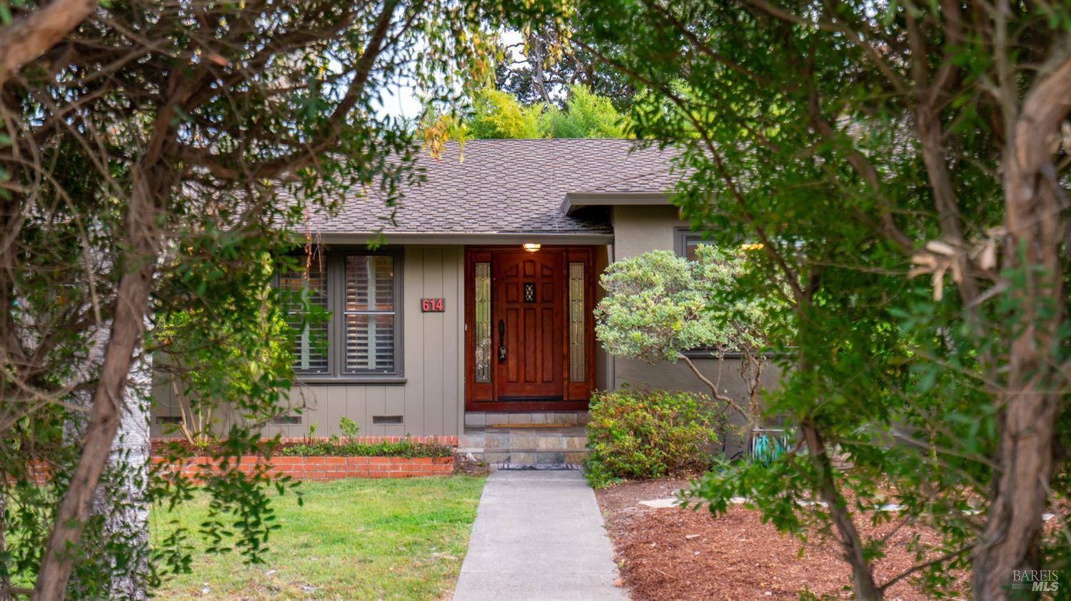 614 Deer Valley Court