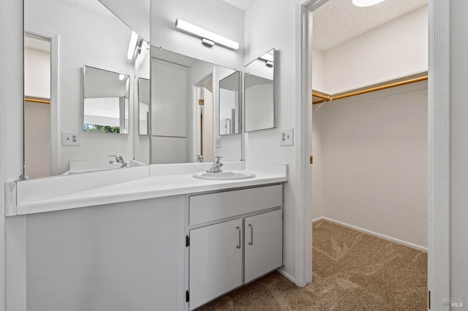 689 Racquet Club Circle
