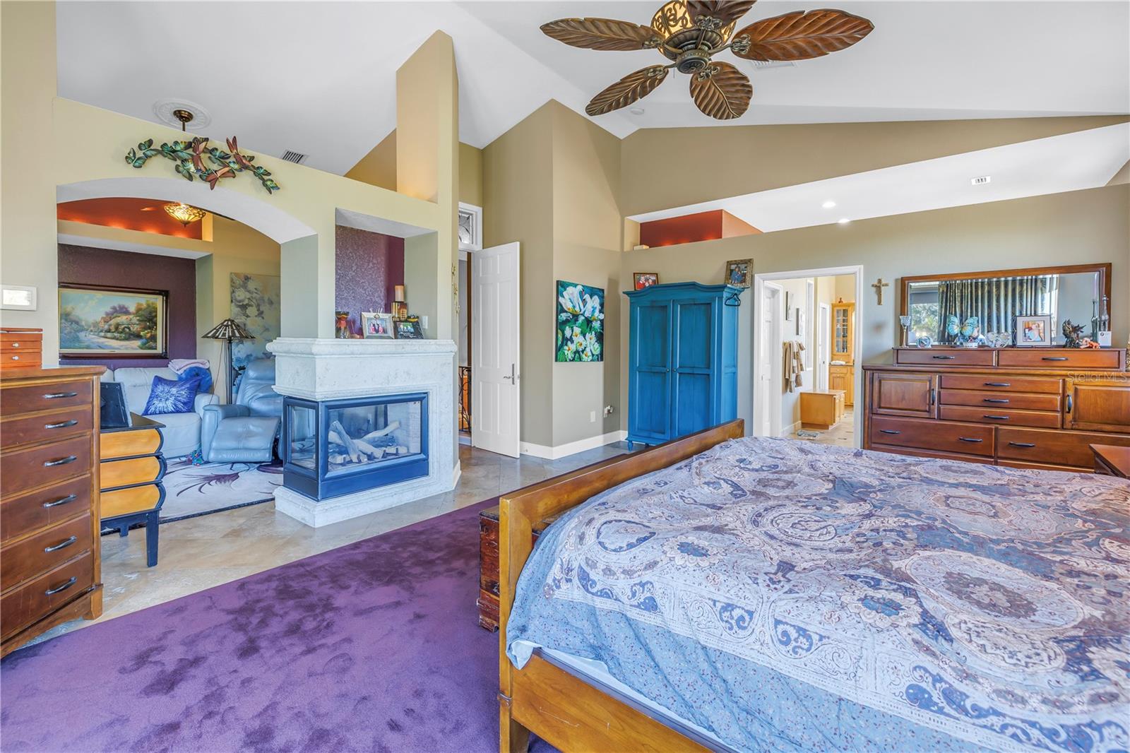 8755 COMMODORE DR