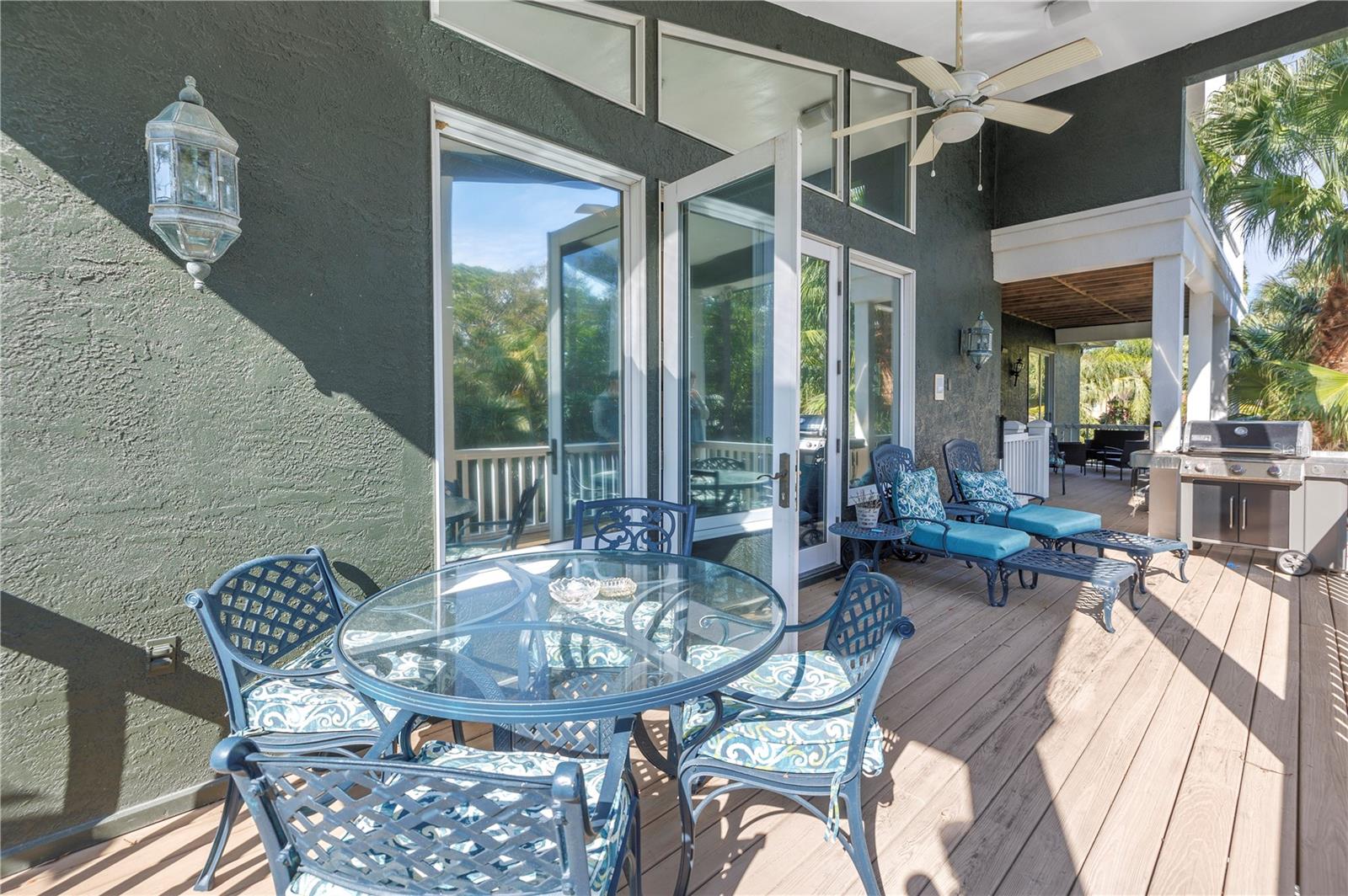 8755 COMMODORE DR