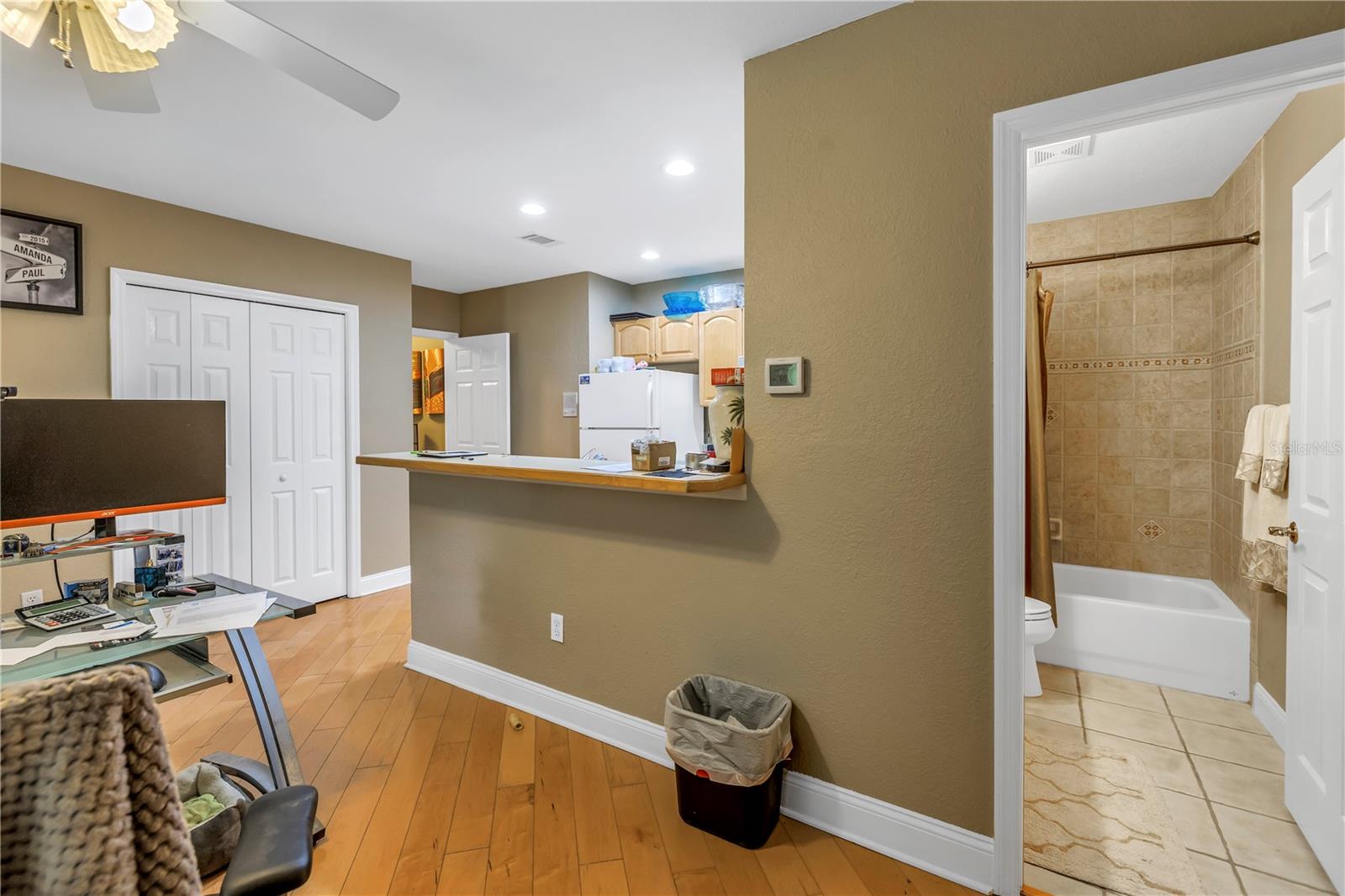8755 COMMODORE DR