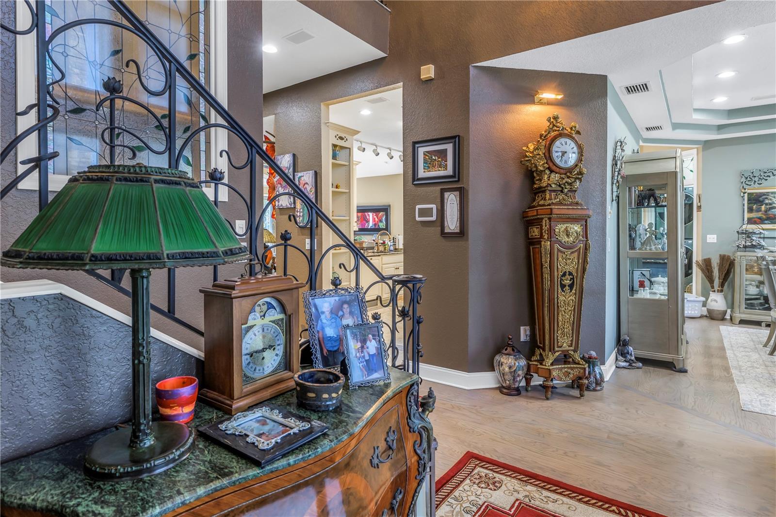 8755 COMMODORE DR
