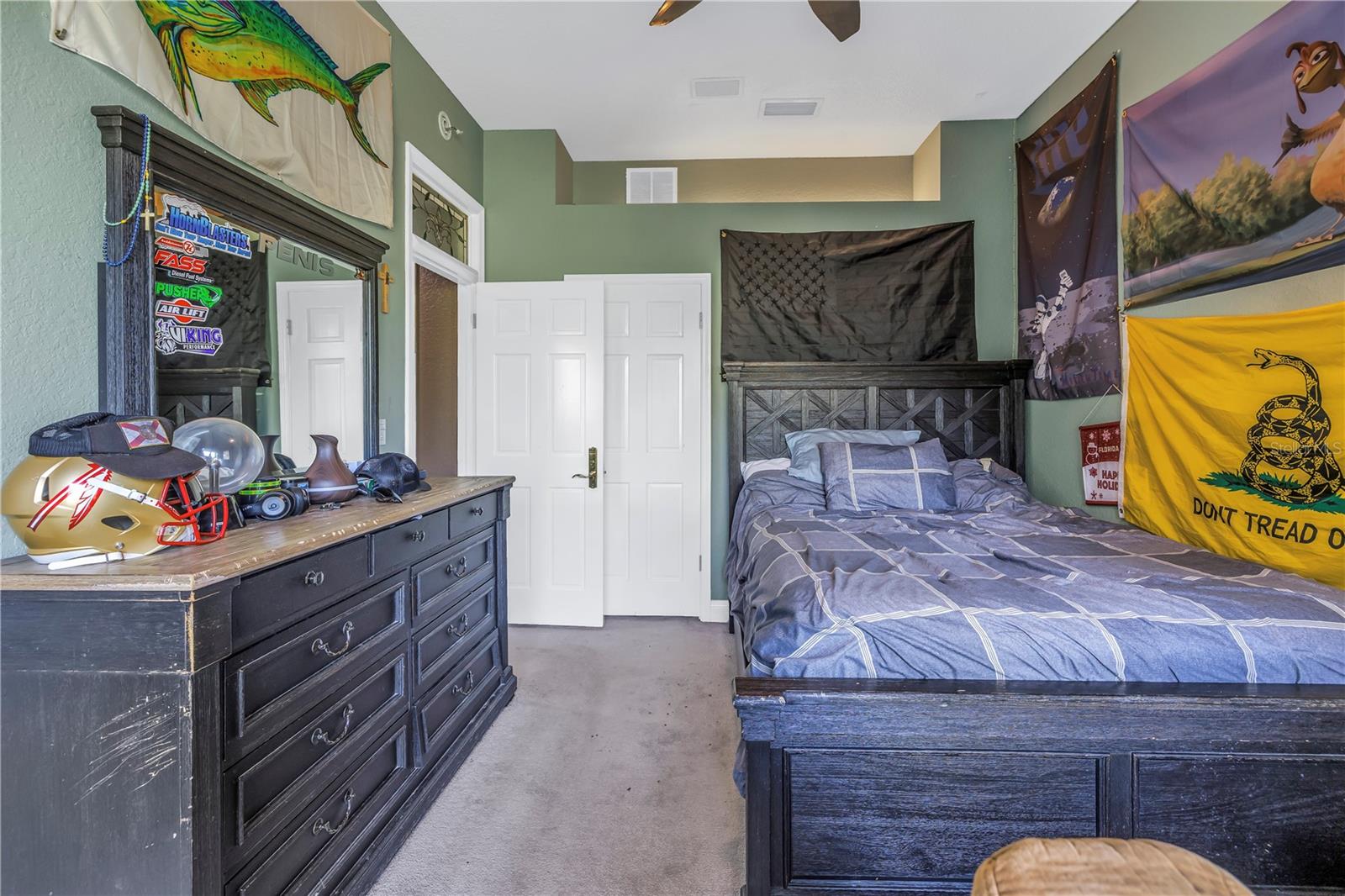 8755 COMMODORE DR