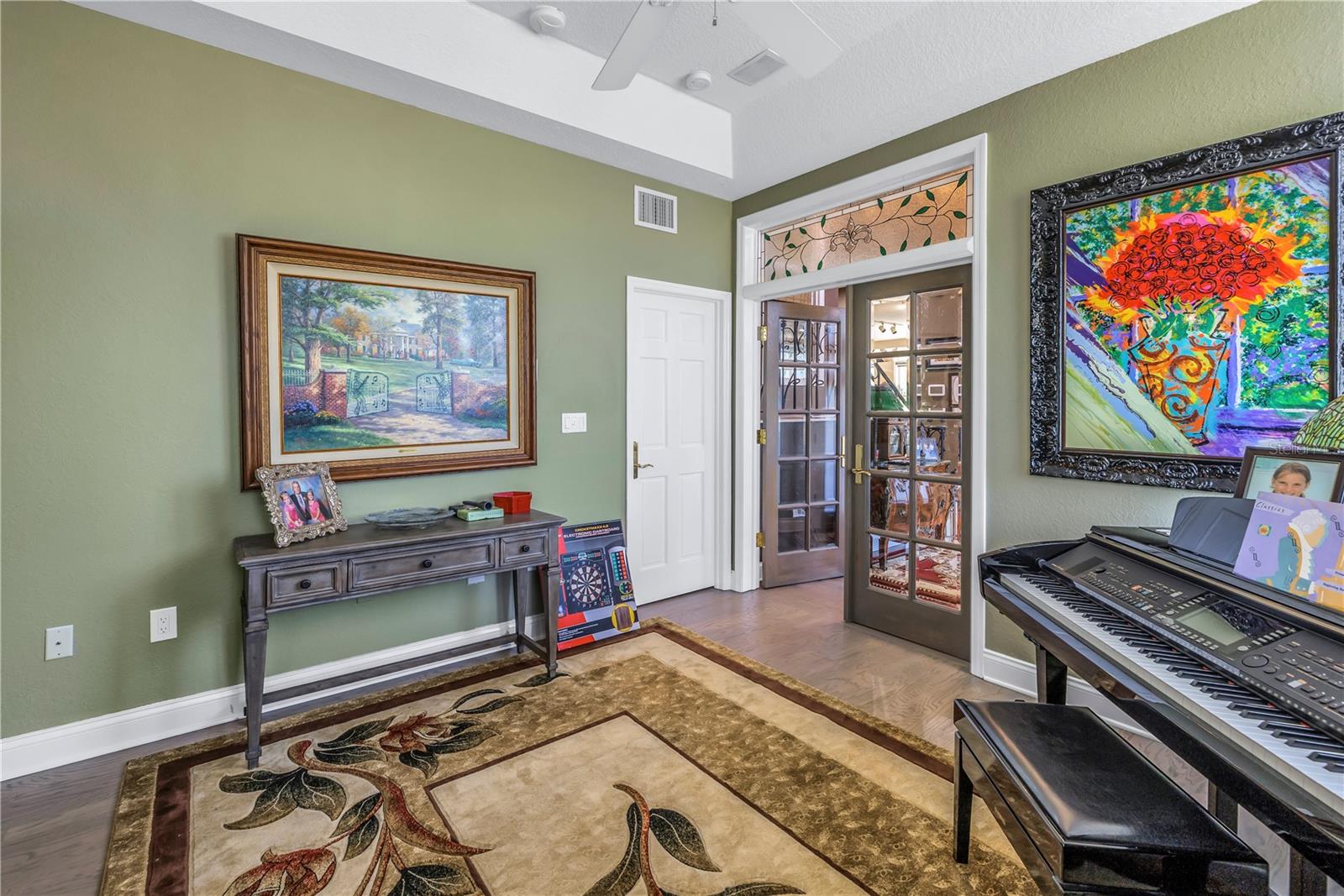 8755 COMMODORE DR
